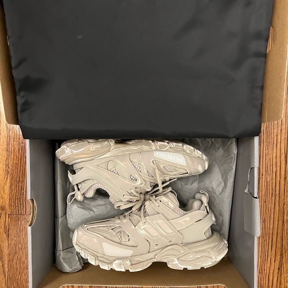 Balenciaga Track Sneakers Faded Beige - Picture 7 of 14